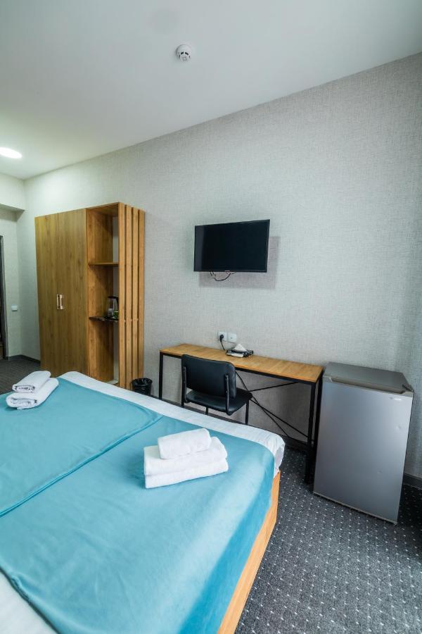 Bobur Hotel Tashkent Exterior photo